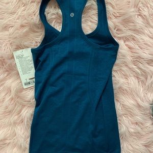 New lululemon with tag shirt